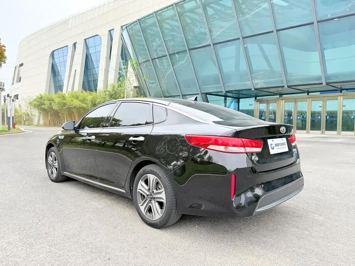 Kia K5 PHEV 2018 2.0L Premium Edition — миниатюра 6