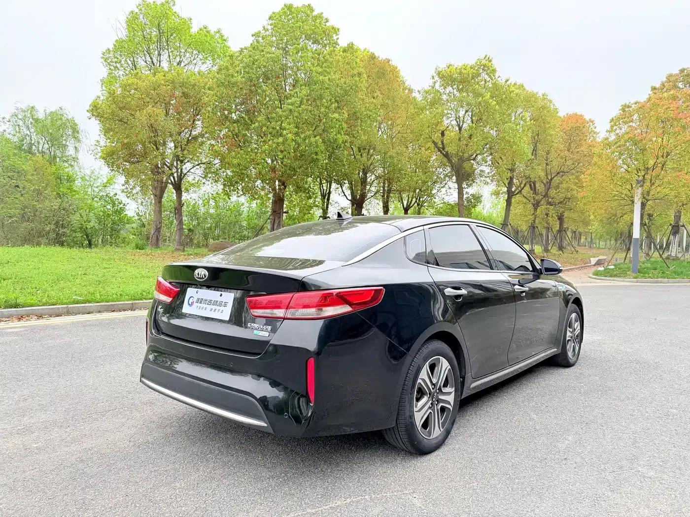 Kia K5 PHEV 2018 2.0L Premium Edition — миниатюра 8