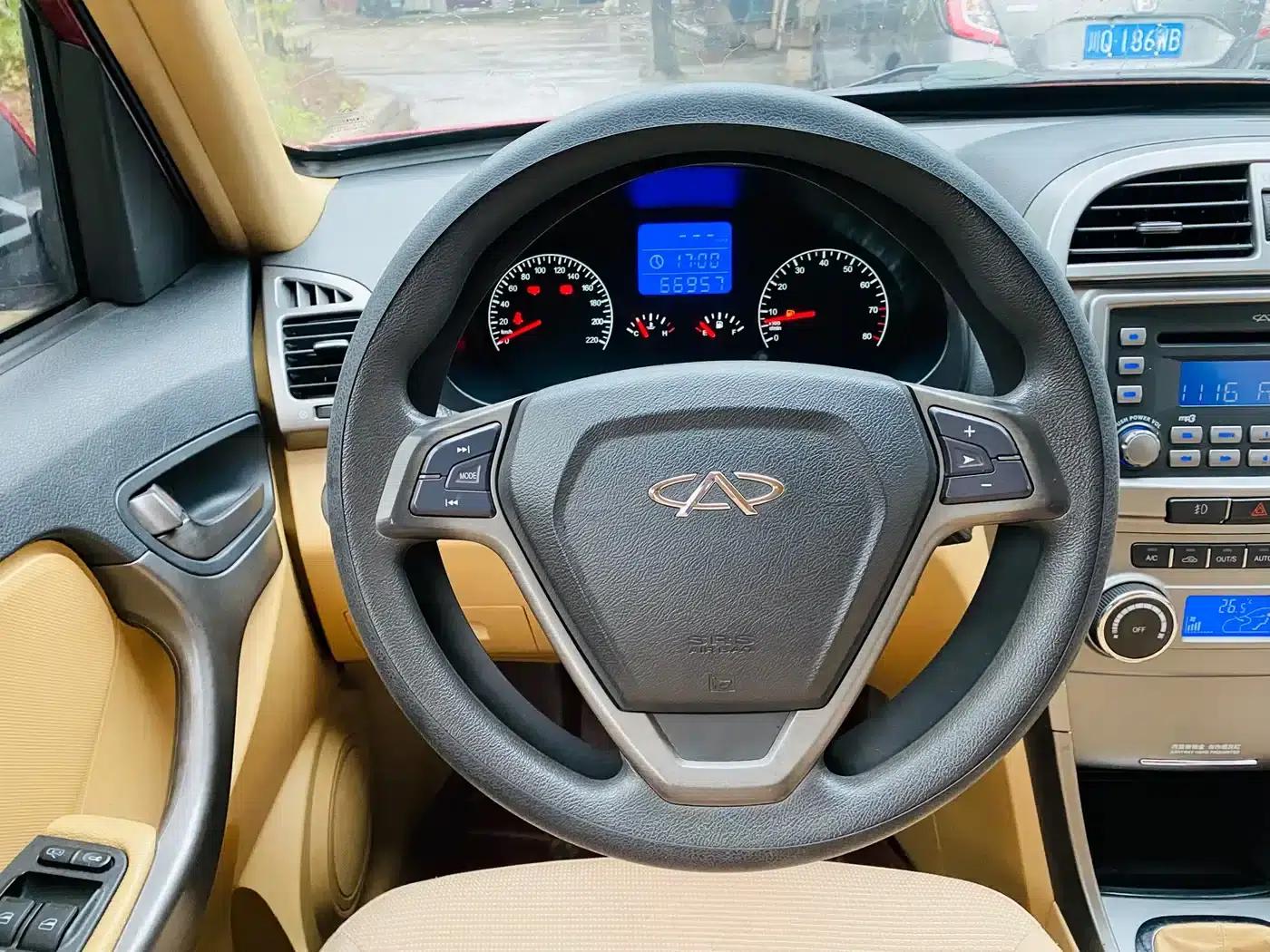 Chery Tiggo 2013 1.6L Manual New Year Edition DVVT — миниатюра 13