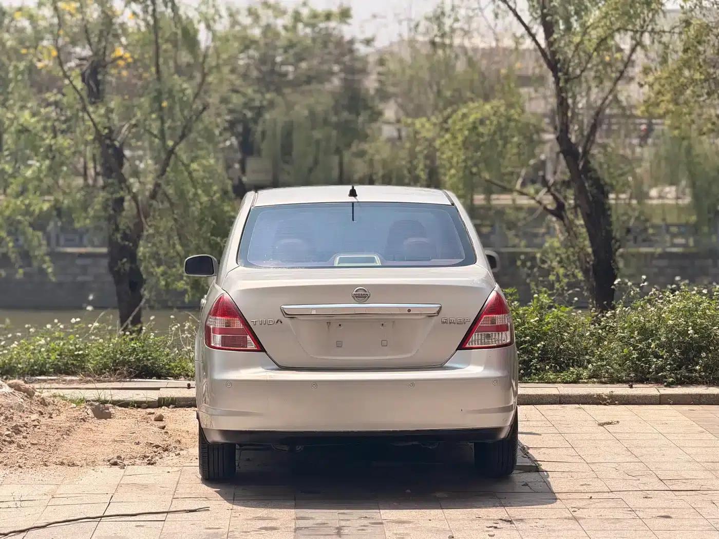 Tiida 2008 1.6L Automatic Intelligent — миниатюра 8