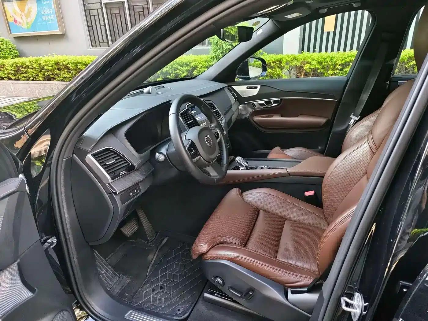2023 Volvo XC90 Plug-in Hybrid T8 Recharge Luxury 7-Seater — миниатюра 4