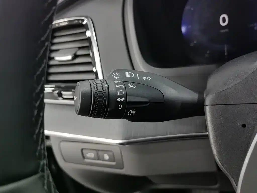 2024 Volvo XC90 Plug-in Hybrid T8 Inscription Luxury Edition (7-seater) — миниатюра 21