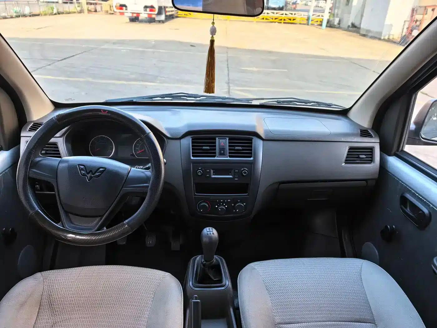 Wuling Rongguang S 2023 1.5L Basic Model 5/7 Seats — миниатюра 8