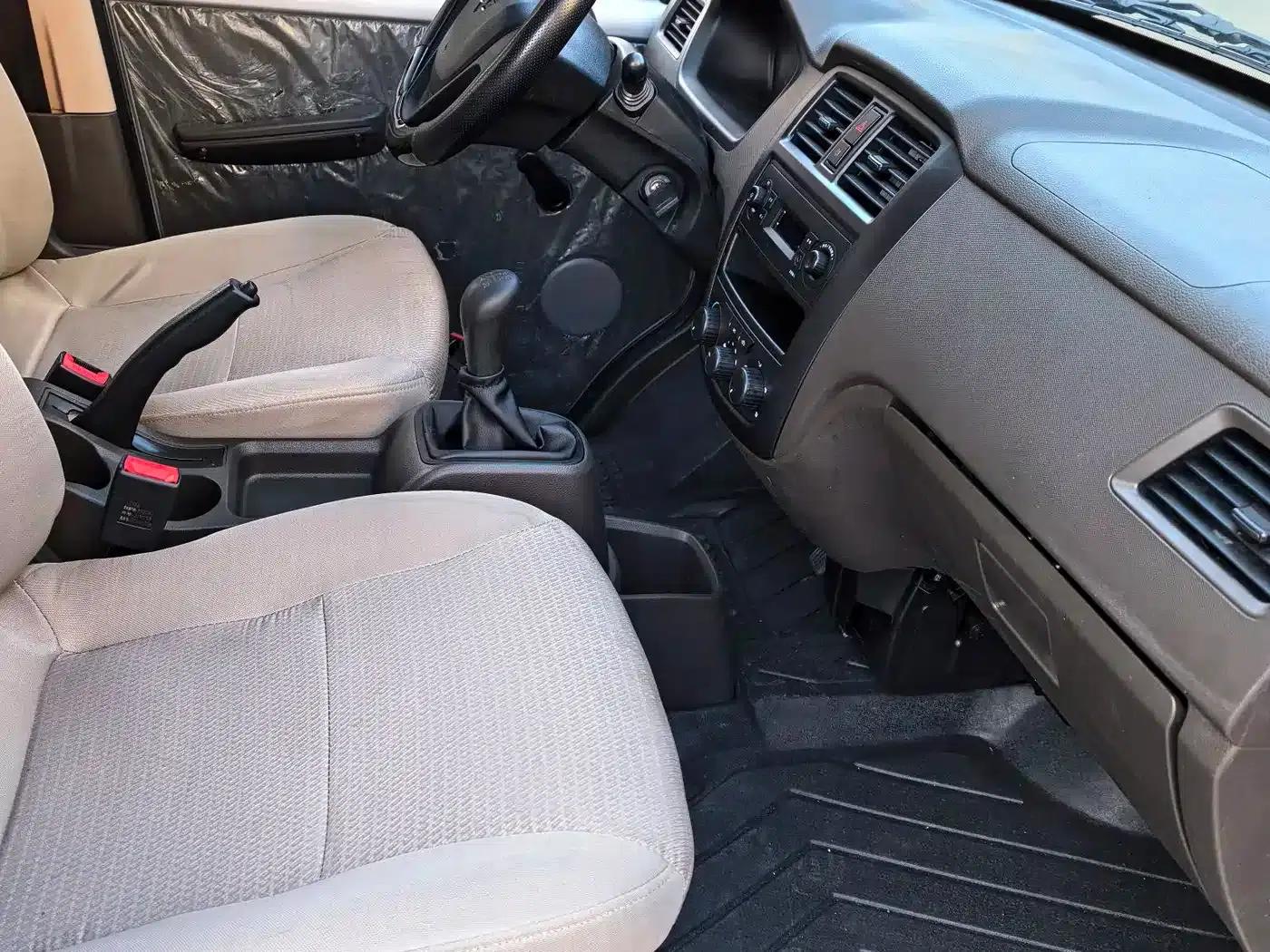 Wuling Rongguang S 2023 1.5L Basic Model 5/7 Seats — миниатюра 10