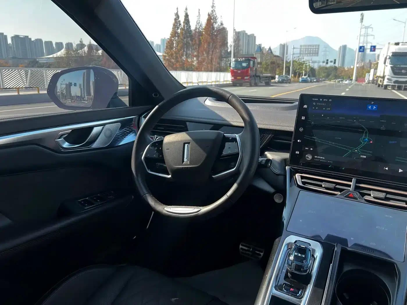 Wey brand Mocha 2021 2.0T 2WD Special Edition — миниатюра 11