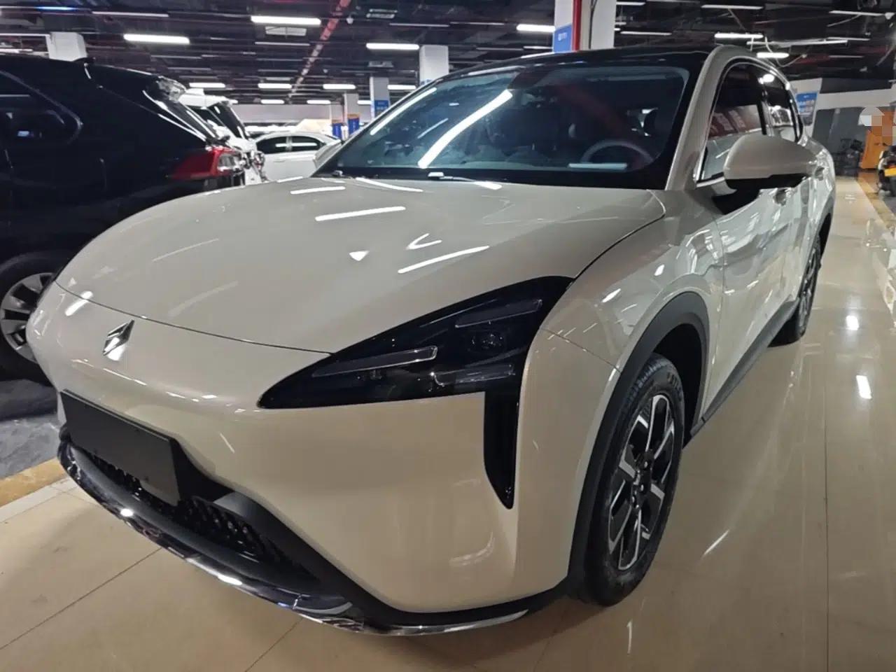 Baojun E6 2026 Model 500km Enjoyment Edition — миниатюра 1