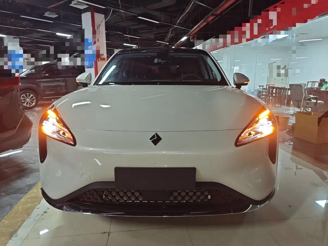 Baojun E6 2026 Model 500km Enjoyment Edition — миниатюра 2