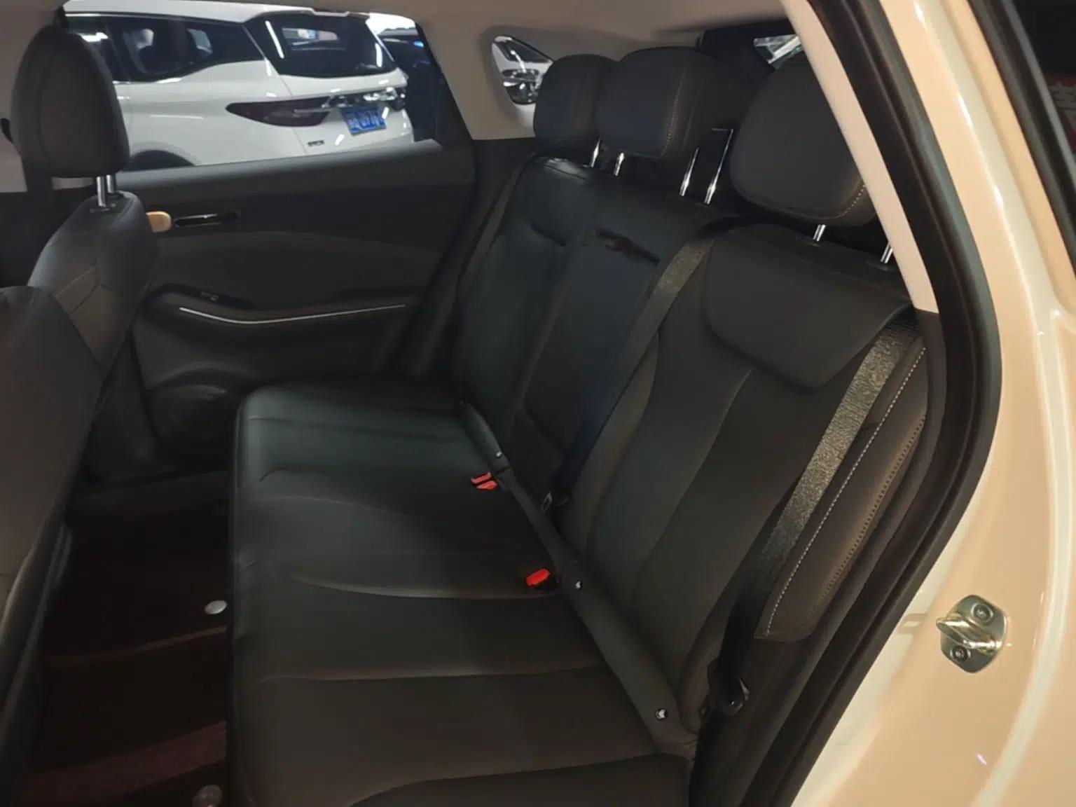 Baojun E6 2026 Model 500km Enjoyment Edition — миниатюра 19