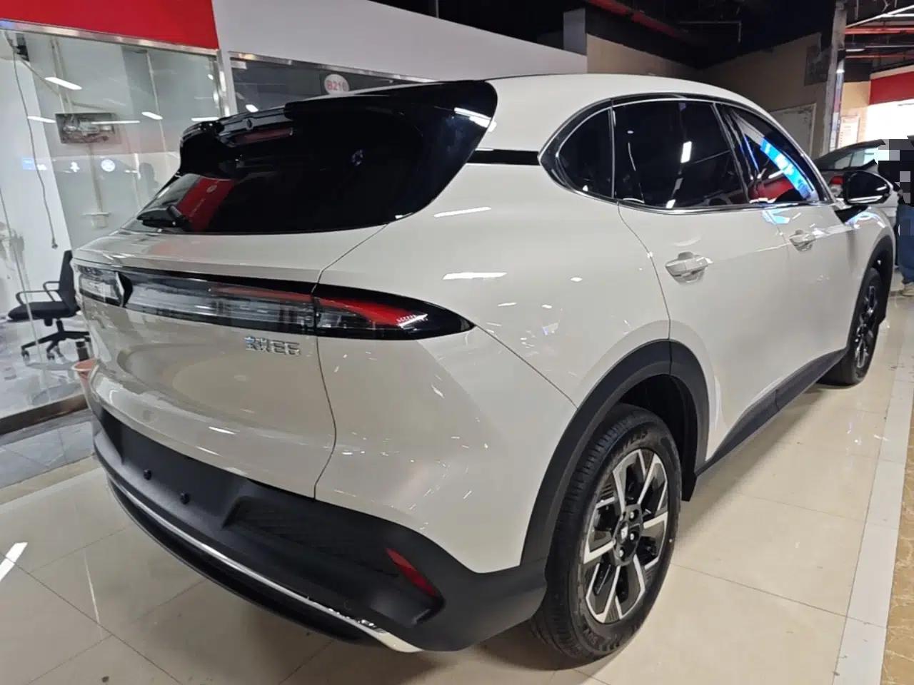 Baojun E6 2026 Model 500km Enjoyment Edition — миниатюра 4