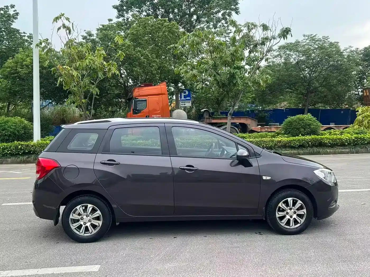 Chevrolet Aveo RV 2016 1.5L Automatic Comfortline Edition — миниатюра 8