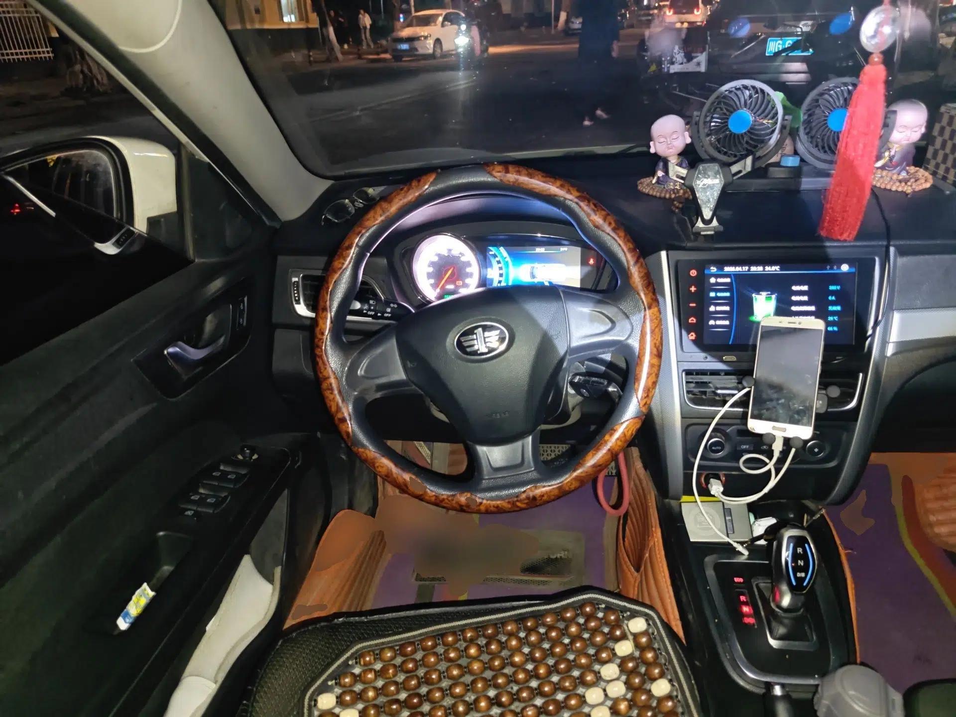 Bestune B30EV 2019 EV400 — миниатюра 11