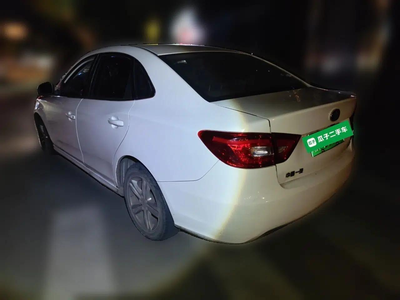 Bestune B30EV 2019 EV400 — миниатюра 4