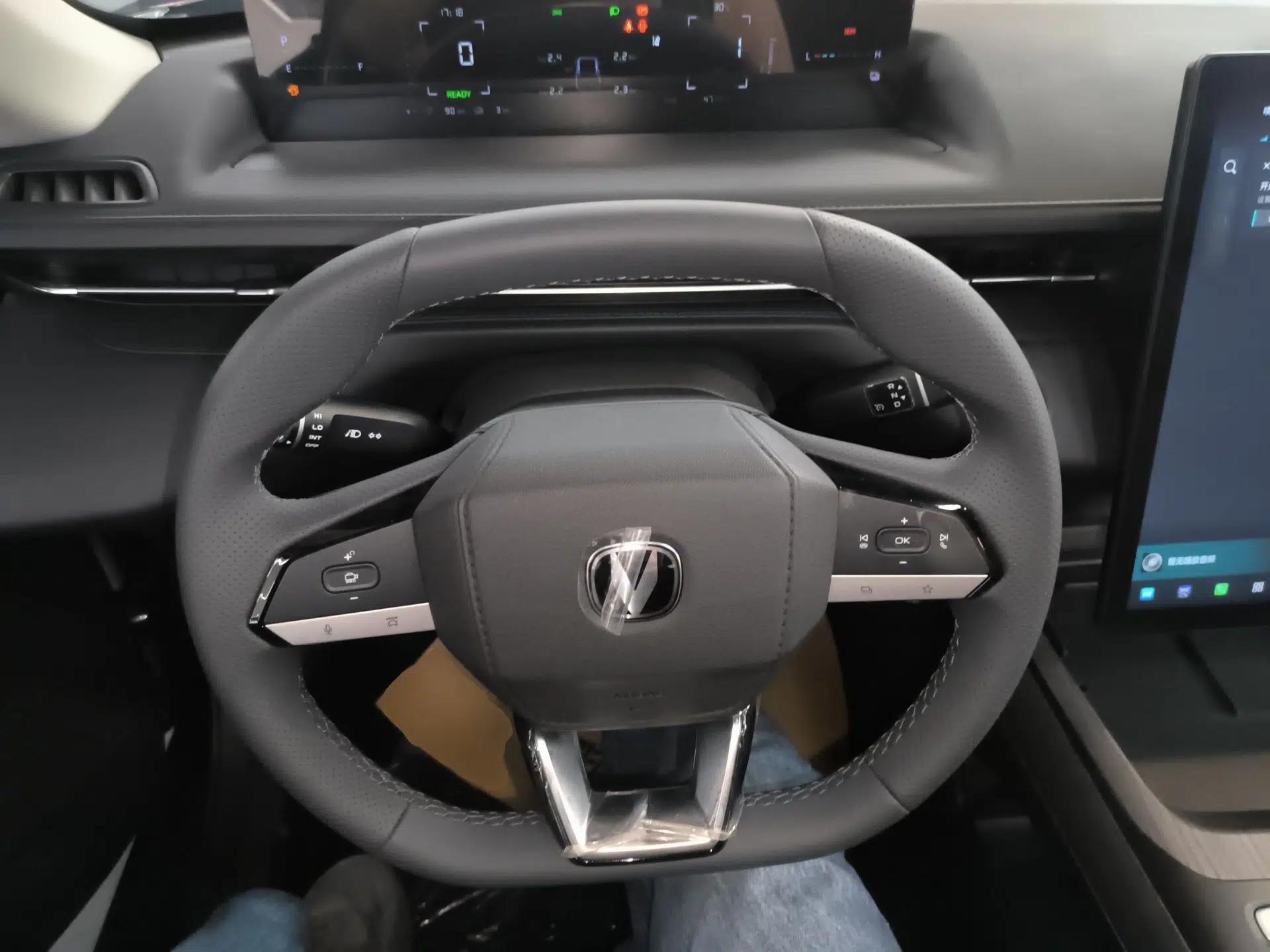 CHANGAN Eado PHEV 2025 Smart New Blue Whale 145KM Battleship Edition — миниатюра 14