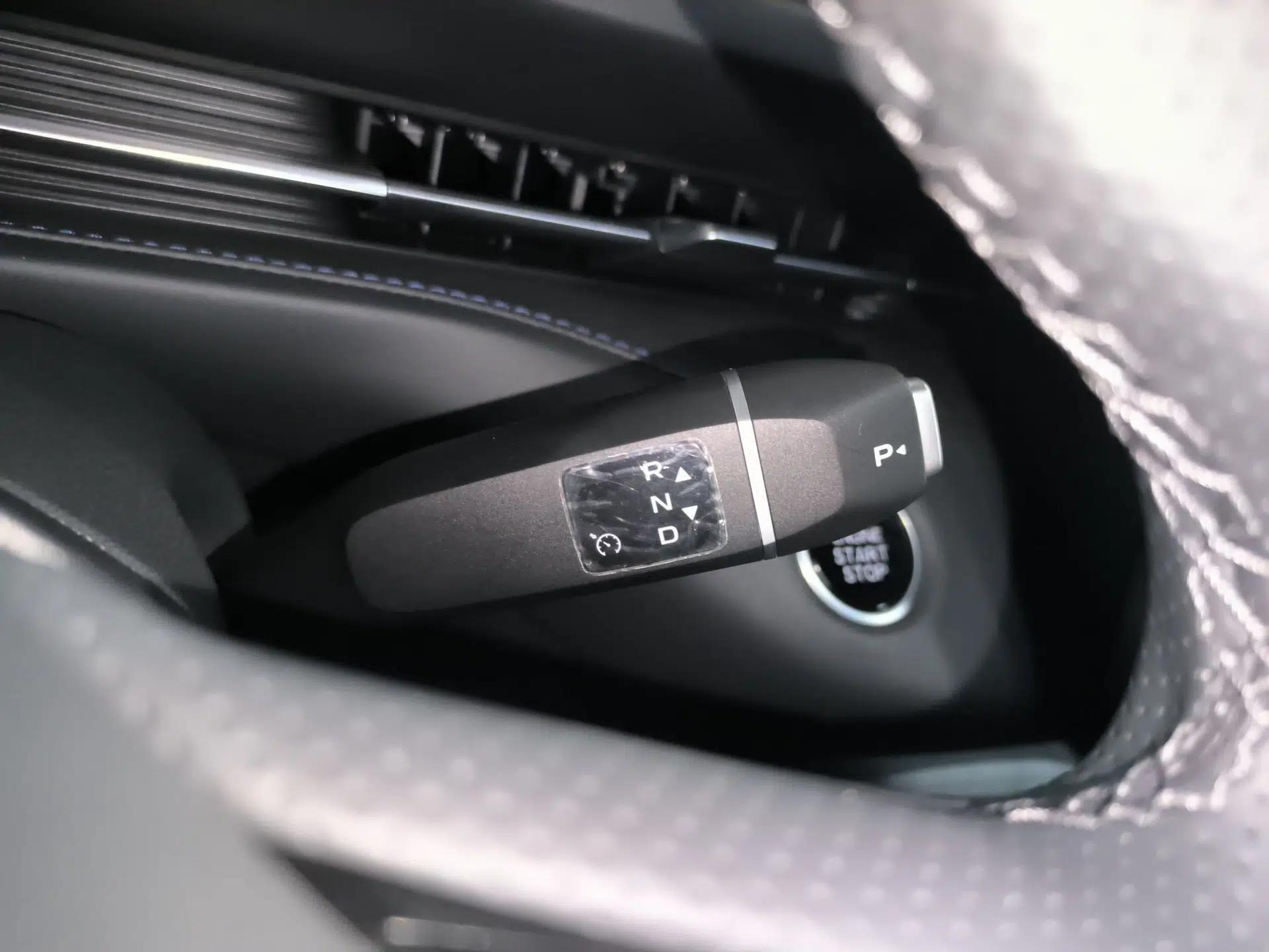 CHANGAN Eado PHEV 2025 Smart New Blue Whale 145KM Battleship Edition — миниатюра 17
