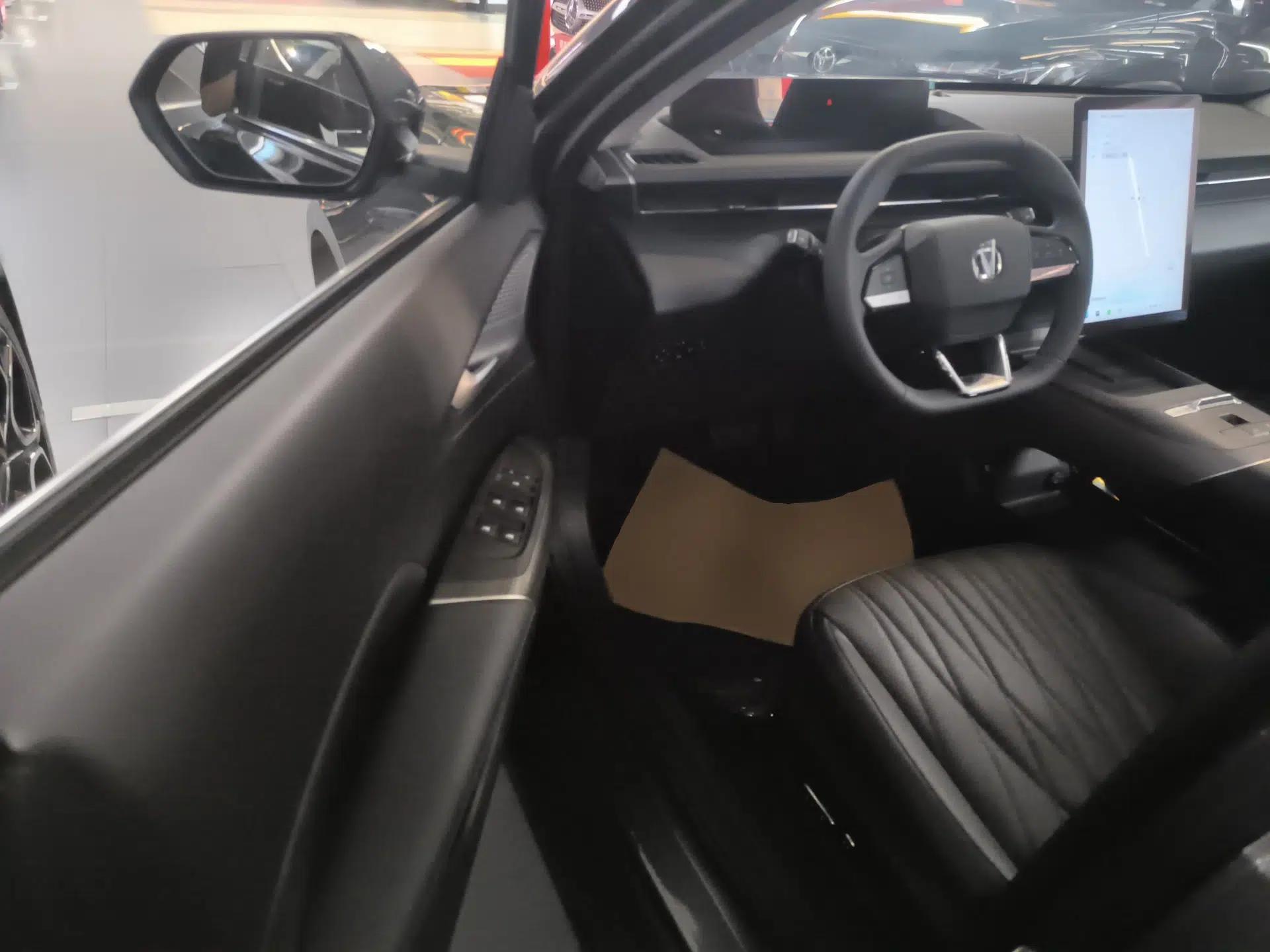 CHANGAN Eado PHEV 2025 Smart New Blue Whale 145KM Battleship Edition — миниатюра 19