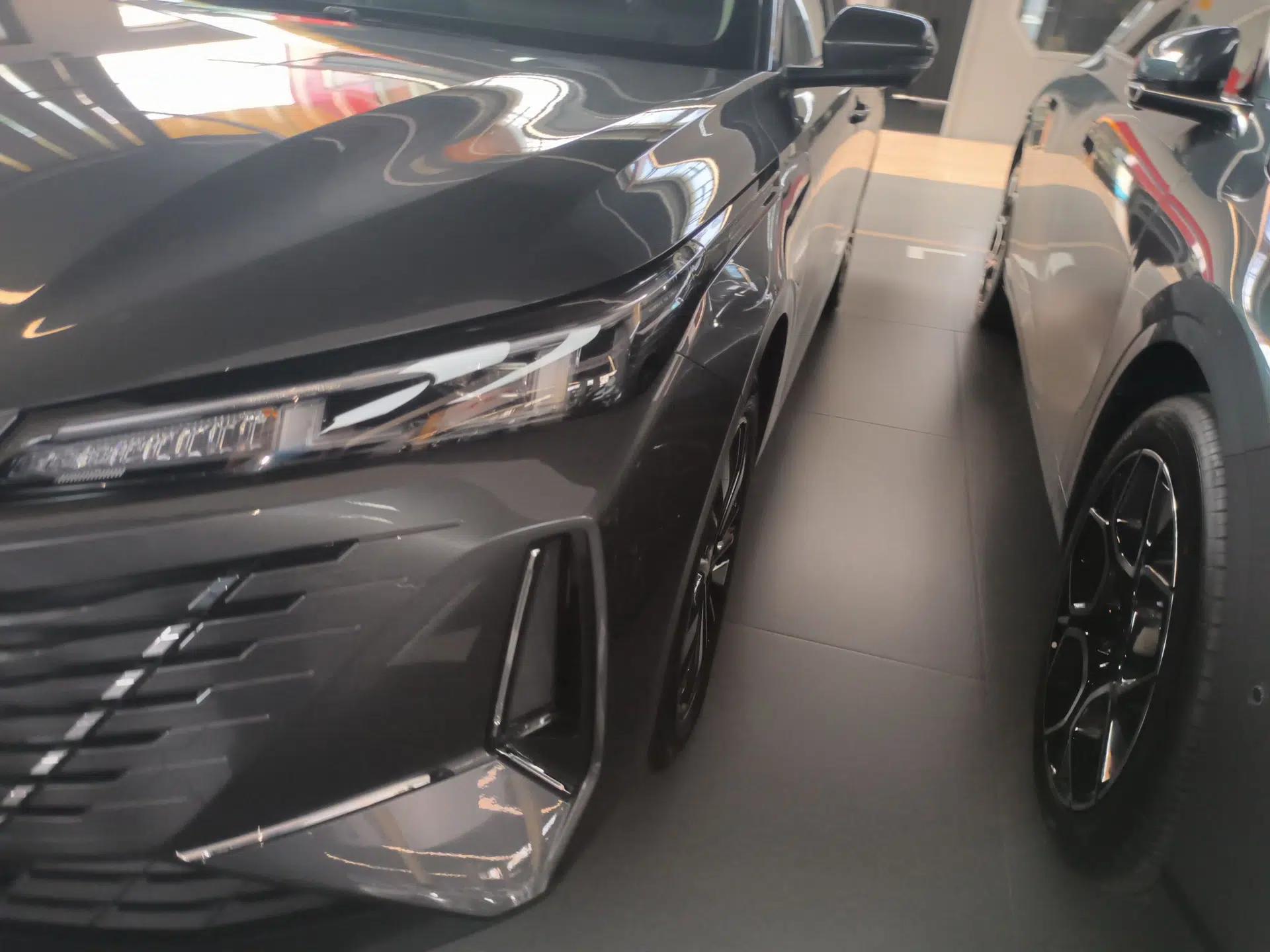 CHANGAN Eado PHEV 2025 Smart New Blue Whale 145KM Battleship Edition — миниатюра 9