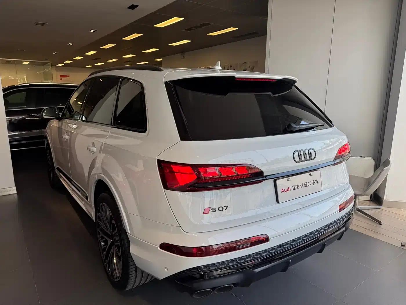 Audi SQ7 2024 4.0 TFSI — миниатюра 4