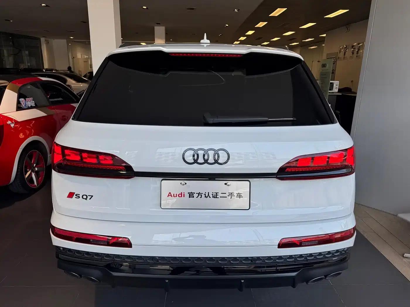 Audi SQ7 2024 4.0 TFSI — миниатюра 5