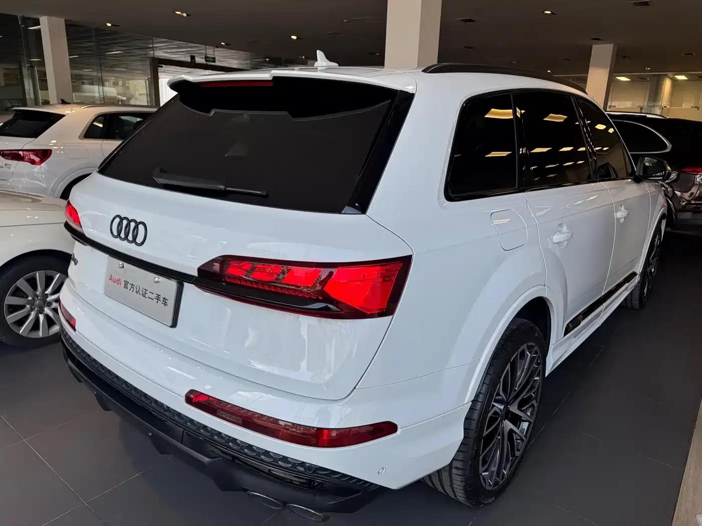 Audi SQ7 2024 4.0 TFSI — миниатюра 6