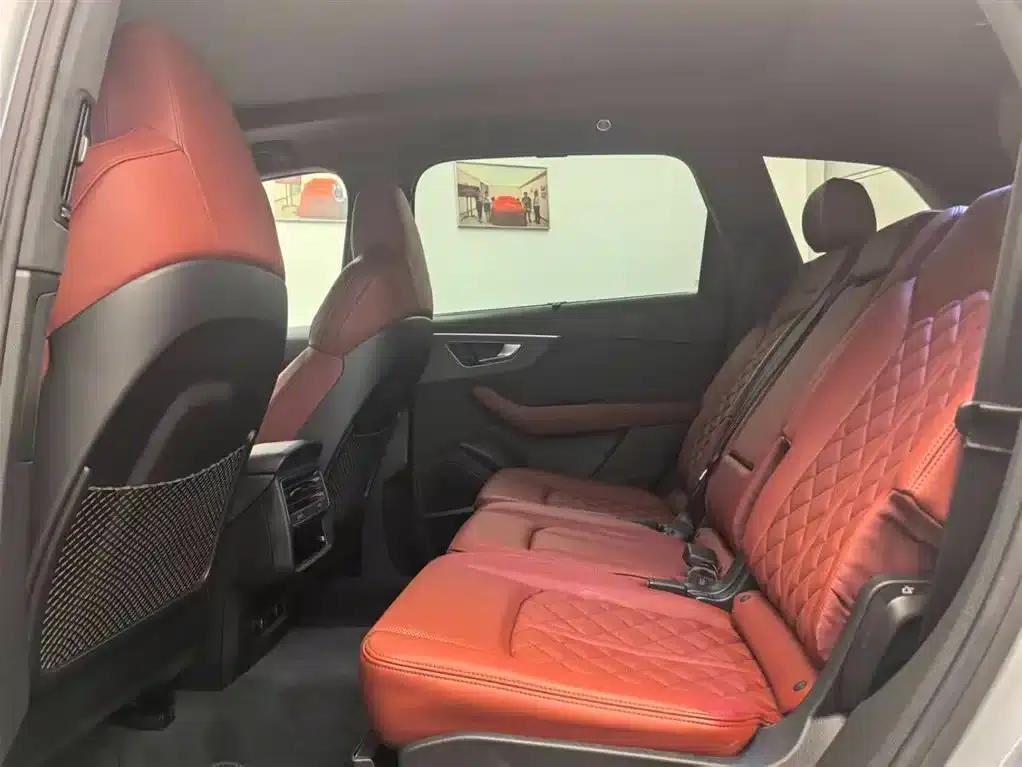 Audi SQ7 2024 4.0 TFSI — миниатюра 11