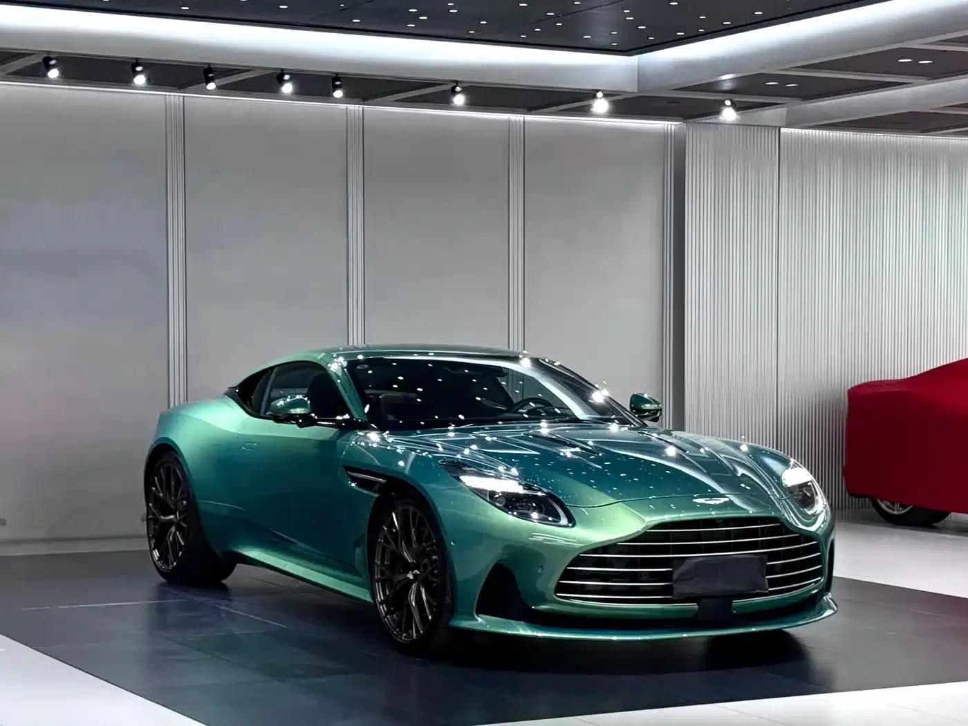 Aston Martin DB12 2023 4.0T V8 Coupe — миниатюра 2