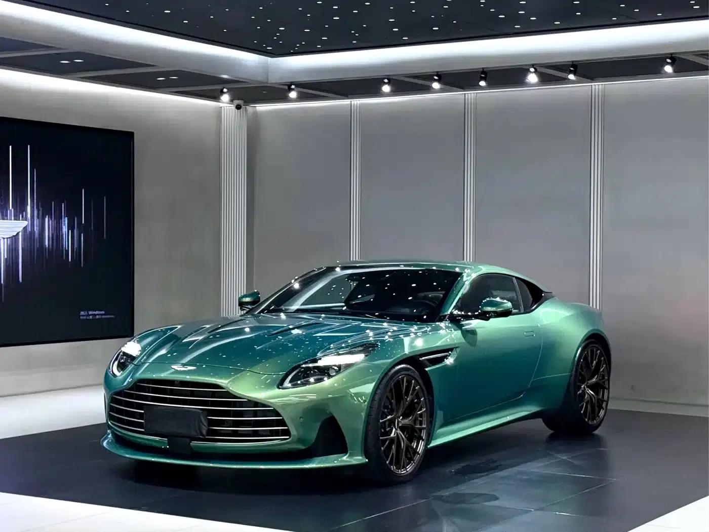 Aston Martin DB12 2023 4.0T V8 Coupe — миниатюра 3
