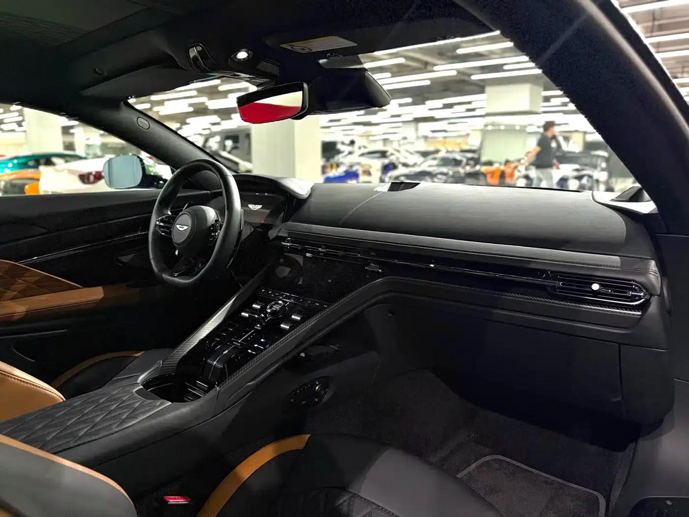 Aston Martin DB12 2023 4.0T V8 Coupe — миниатюра 6
