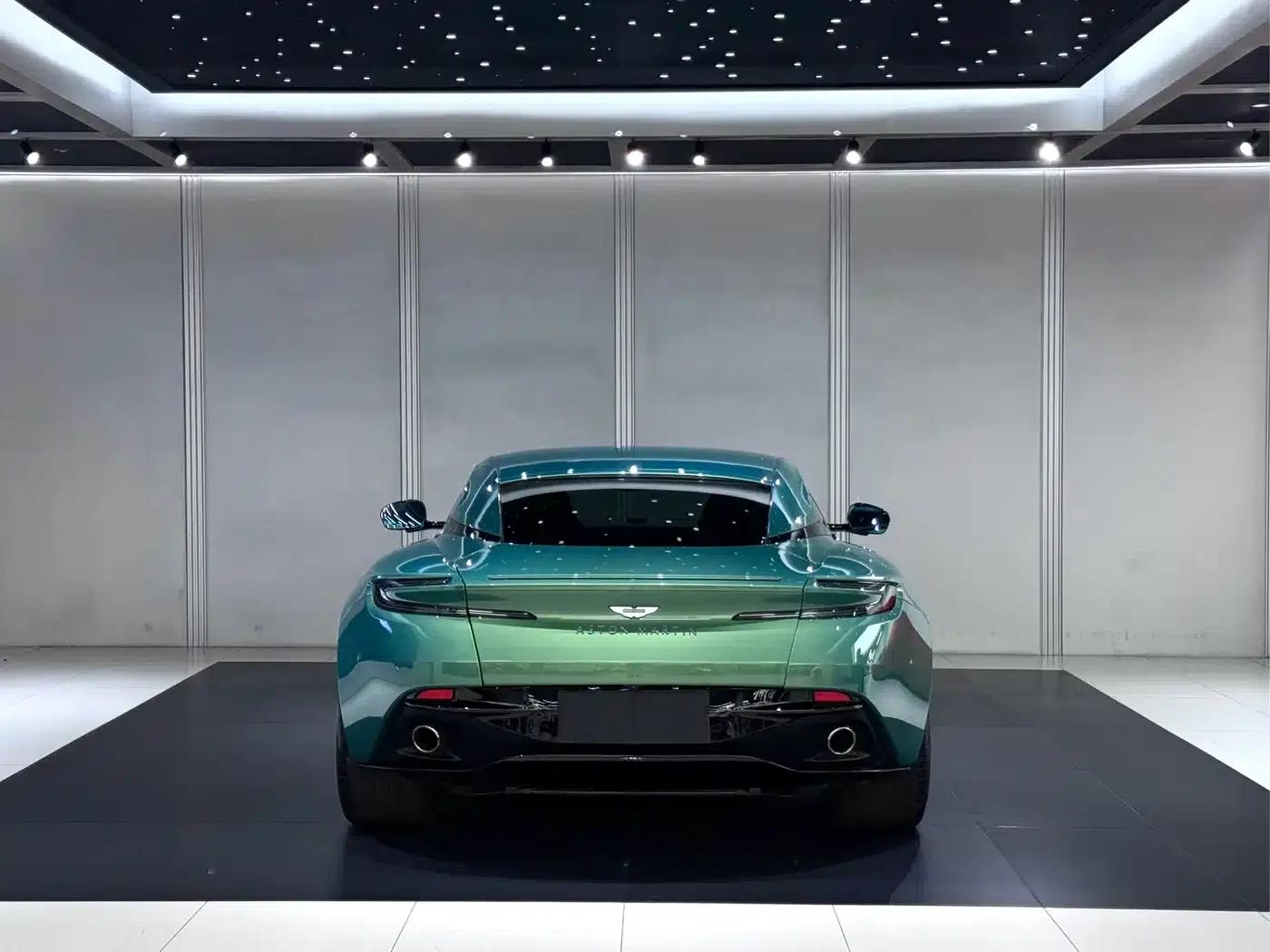 Aston Martin DB12 2023 4.0T V8 Coupe — миниатюра 8