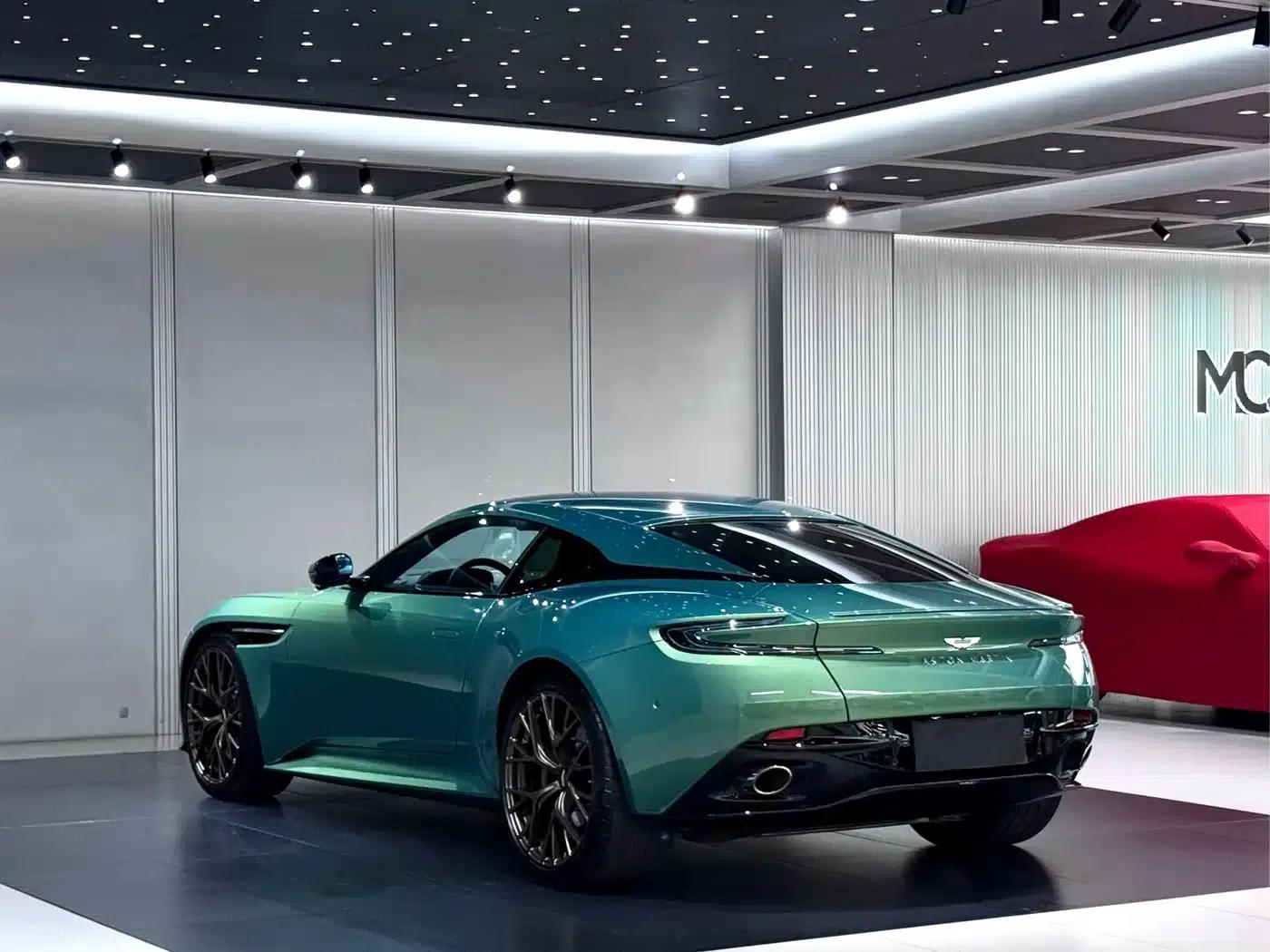 Aston Martin DB12 2023 4.0T V8 Coupe — миниатюра 9