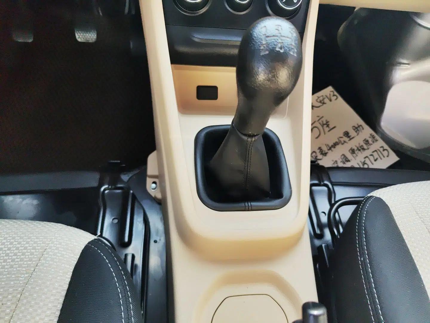 CHANGAN KUAYUE Xing V3 2023 1.5L Gasoline Comfort Edition 5-Seat Passenger Vehicle — миниатюра 17