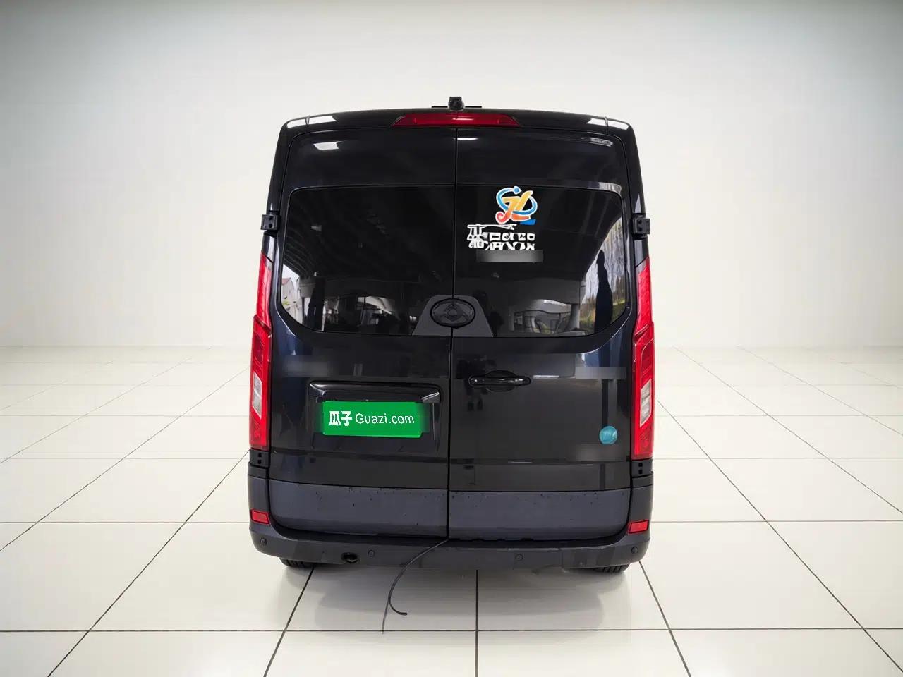 SAIC MAXUS Xintu V90 2022 2.0T Automatic Zhiyun King Rear-Drive Long Wheelbase High-Roof Design with Single Rear Tire—6/7 Seater — миниатюра 5