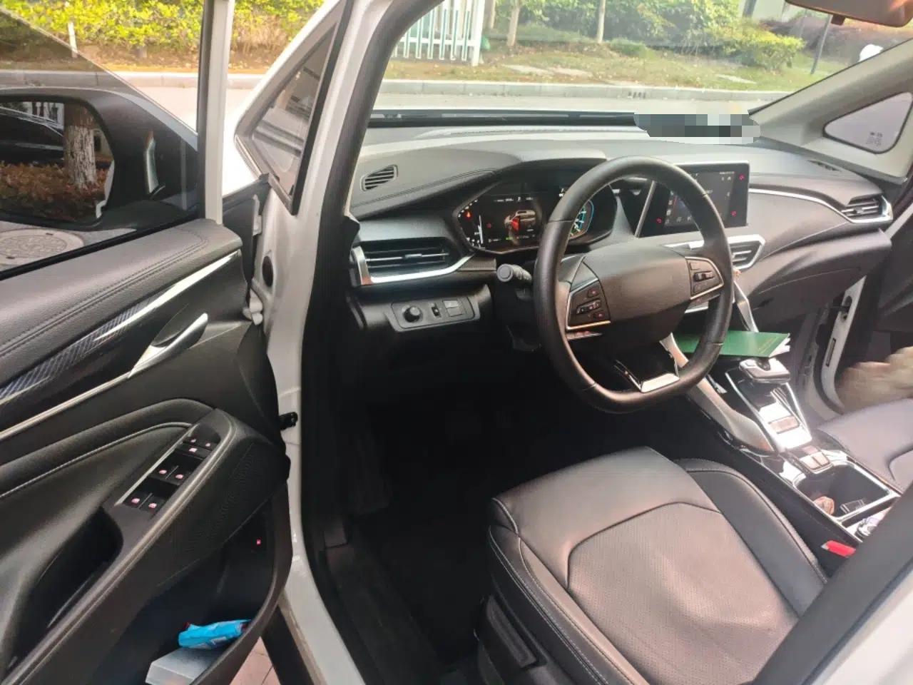 SAIC MAXUS EUNIQ 5 2020 1.3T PLUG-IN Elite Edition — миниатюра 17