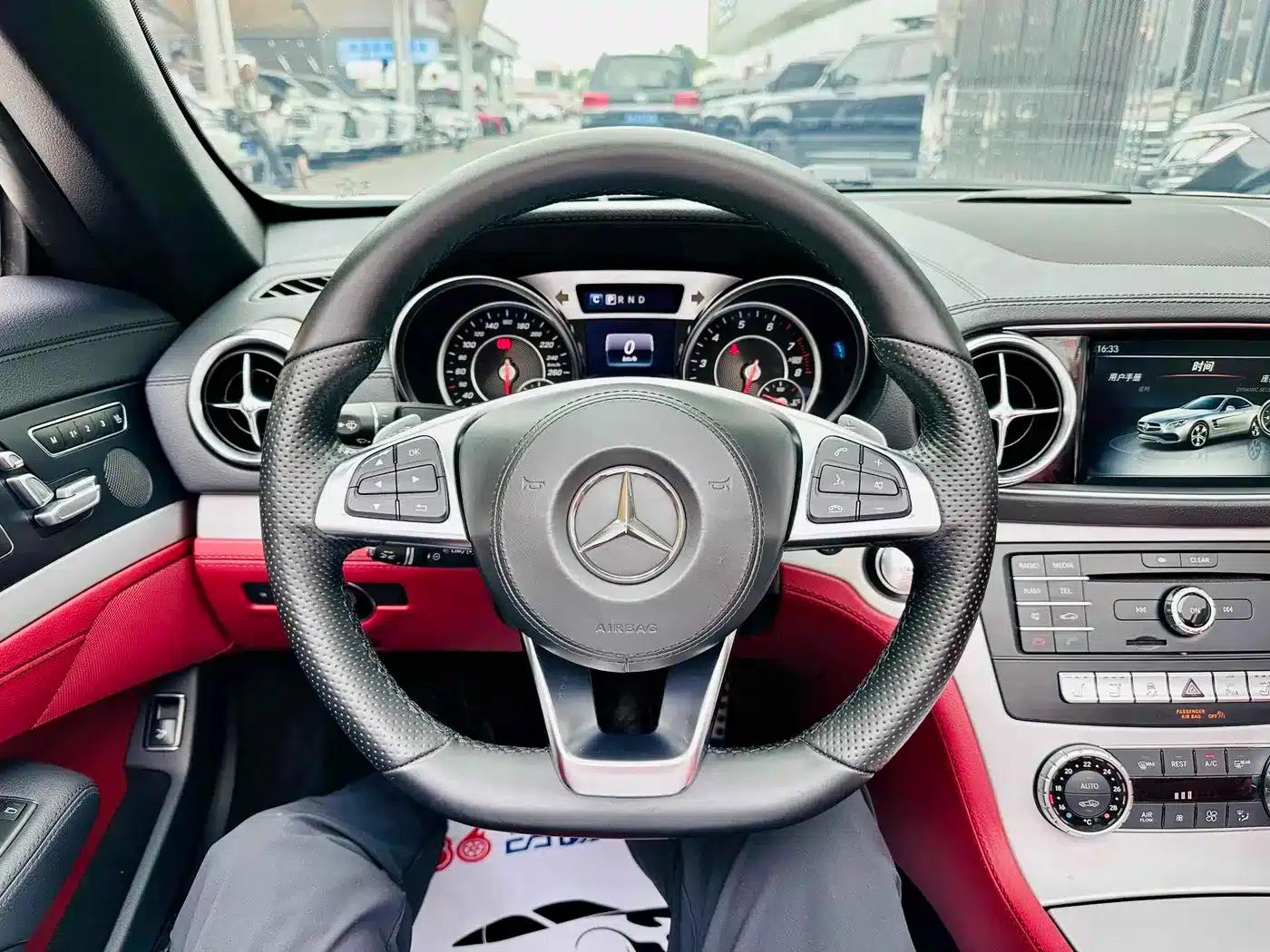 Mercedes-Benz SL-Class 2016 SL 400 Luxury Sport — миниатюра 10