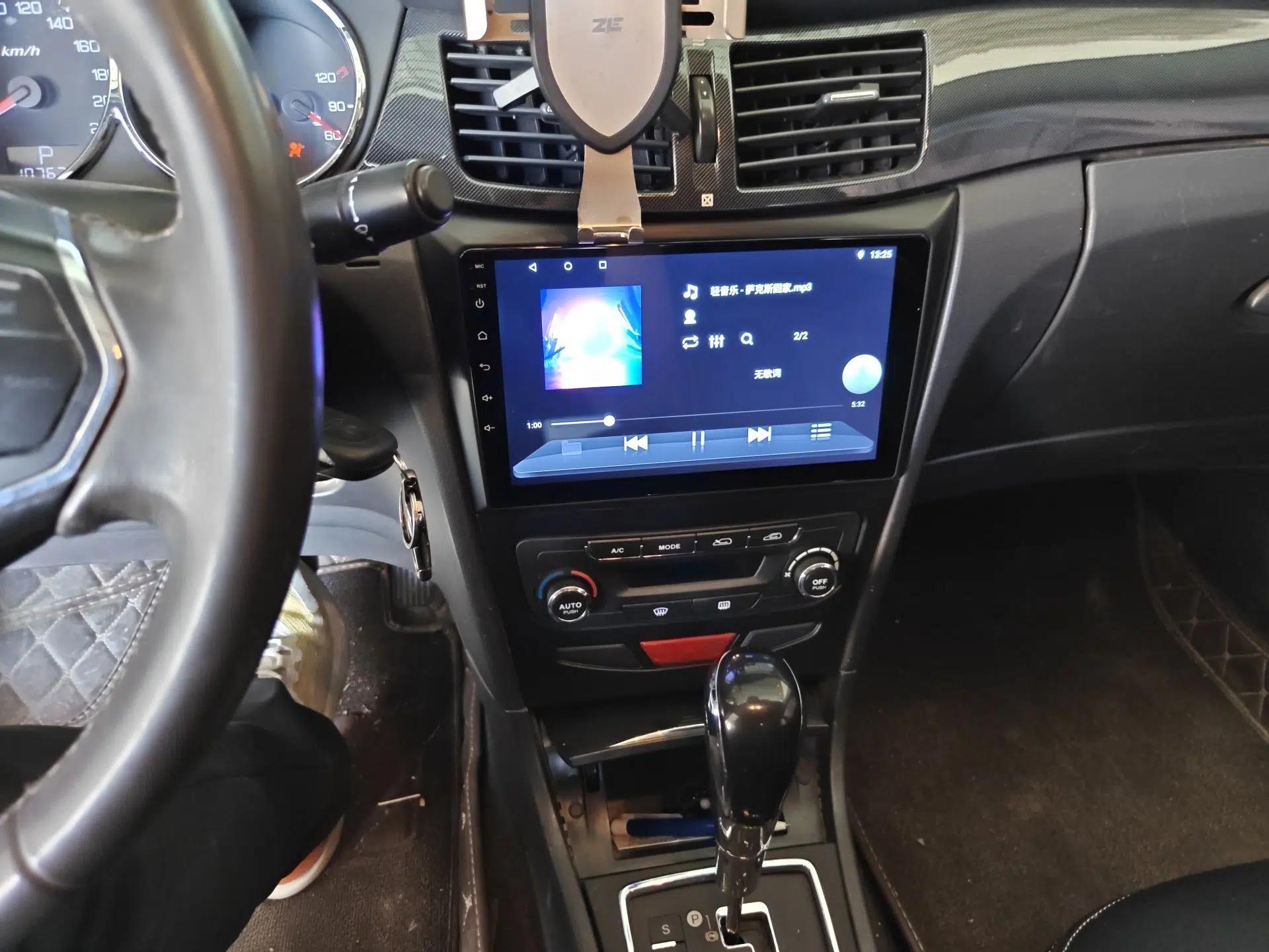 Dongfeng Aeolus H30 2014 CROSS 1.5L Automatic Zunyi Model — миниатюра 14