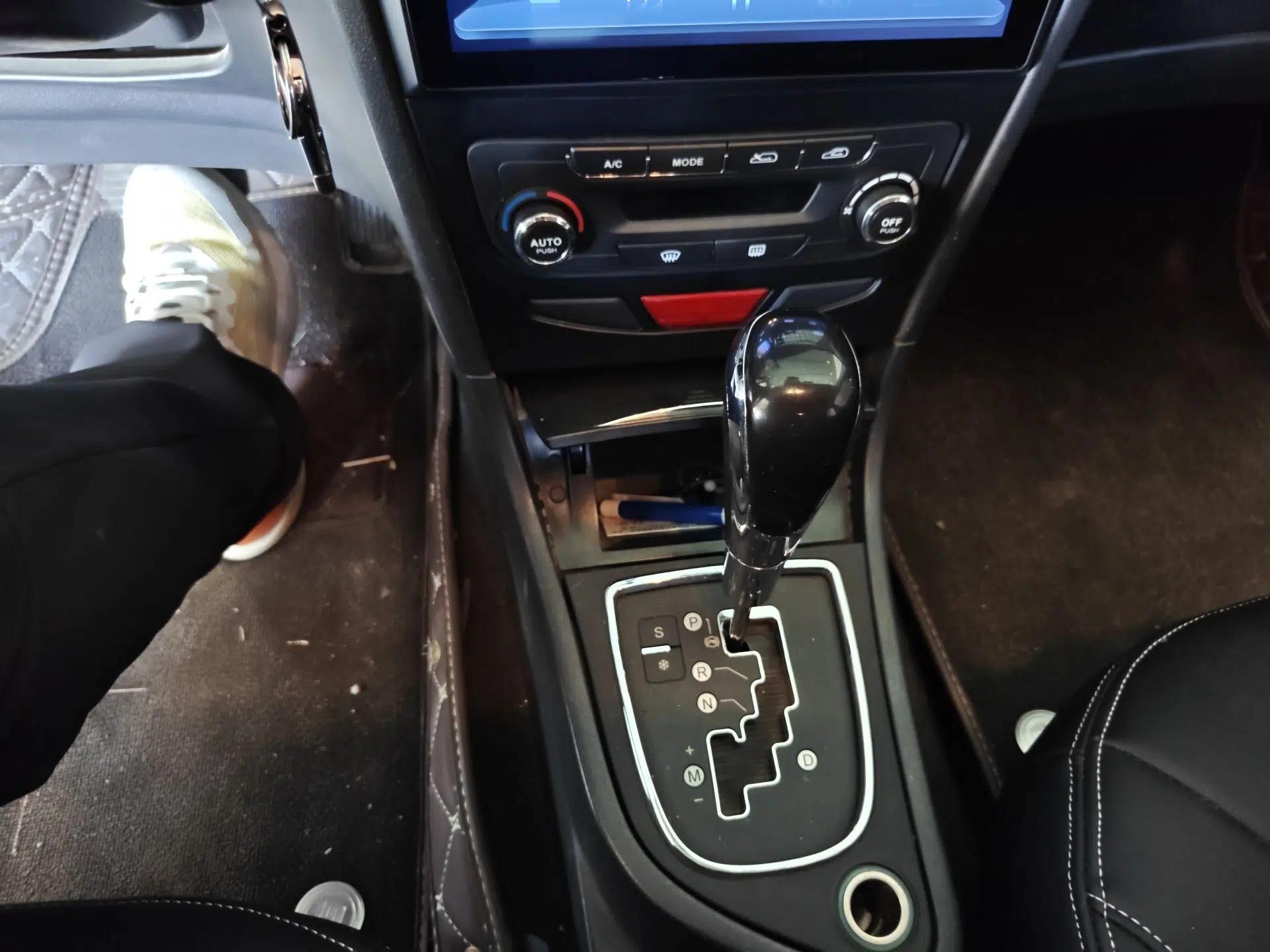 Dongfeng Aeolus H30 2014 CROSS 1.5L Automatic Zunyi Model — миниатюра 15
