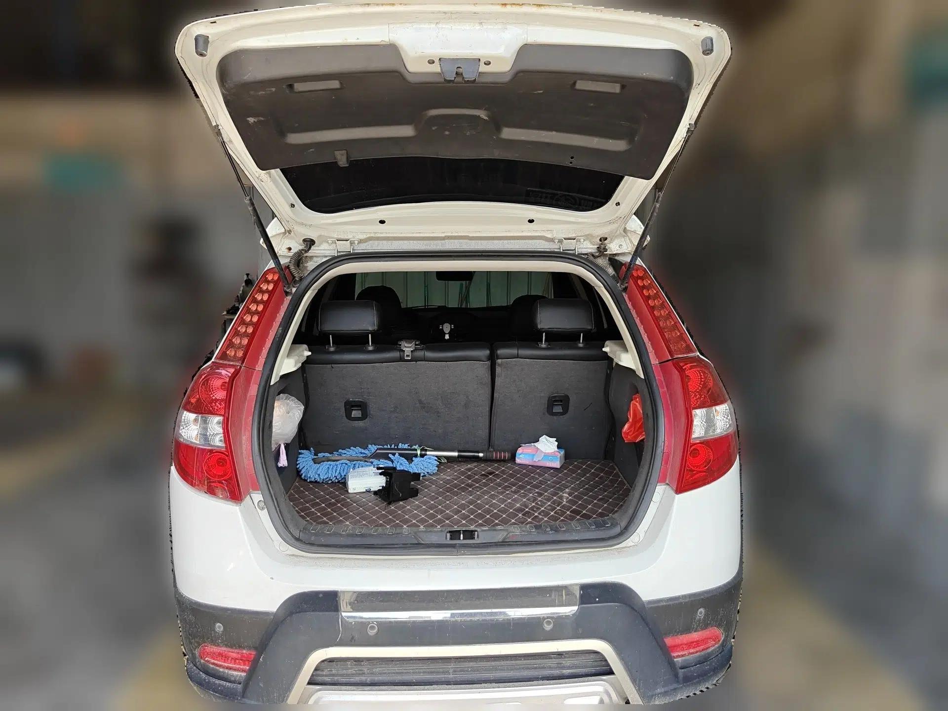 Dongfeng Aeolus H30 2014 CROSS 1.5L Automatic Zunyi Model — миниатюра 20