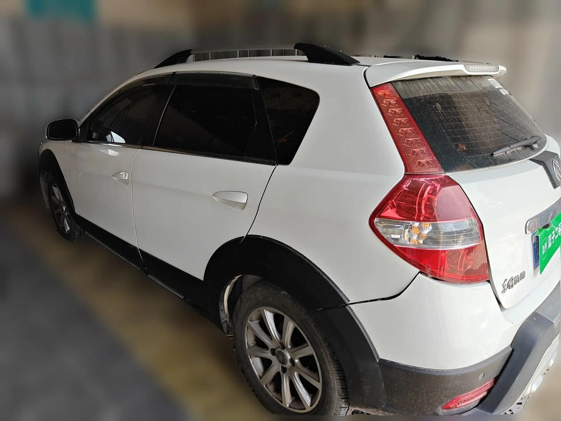 Dongfeng Aeolus H30 2014 CROSS 1.5L Automatic Zunyi Model — миниатюра 4