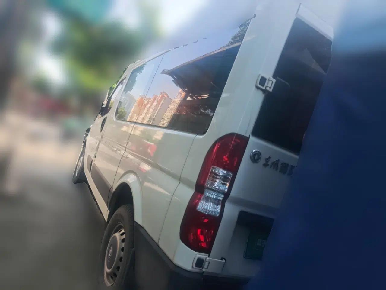 Dongfeng Yufeng 2016 2.5T Lingyun Edition Yulibao Premium Short Wheelbase Mid-Roof ZD25 — миниатюра 4