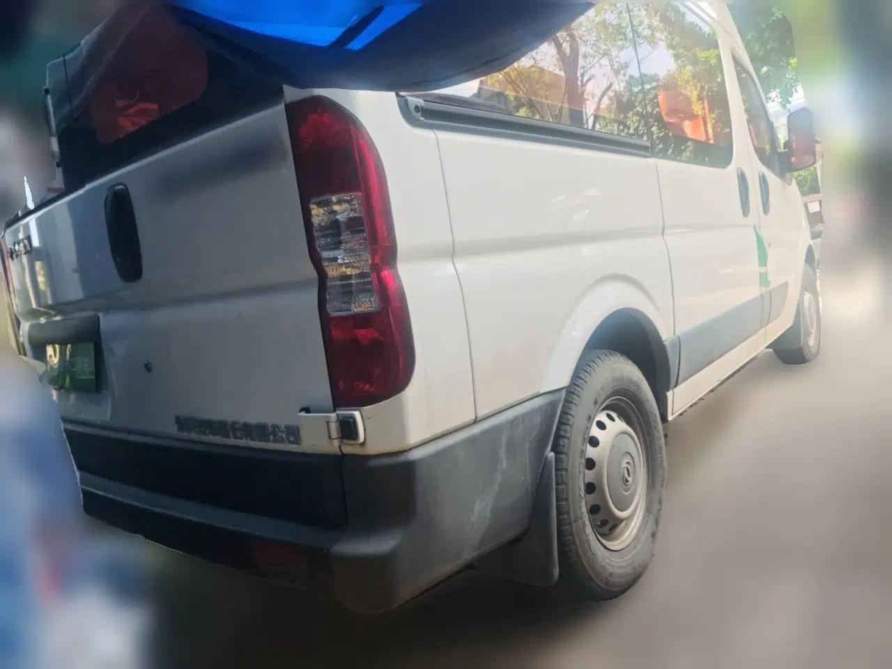 Dongfeng Yufeng 2016 2.5T Lingyun Edition Yulibao Premium Short Wheelbase Mid-Roof ZD25 — миниатюра 6