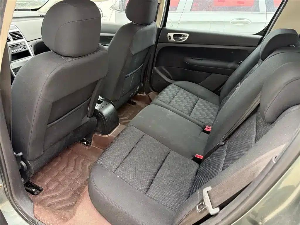 Peugeot 307 2010 Hatchback 1.6L Automatic Luxury Edition — миниатюра 5