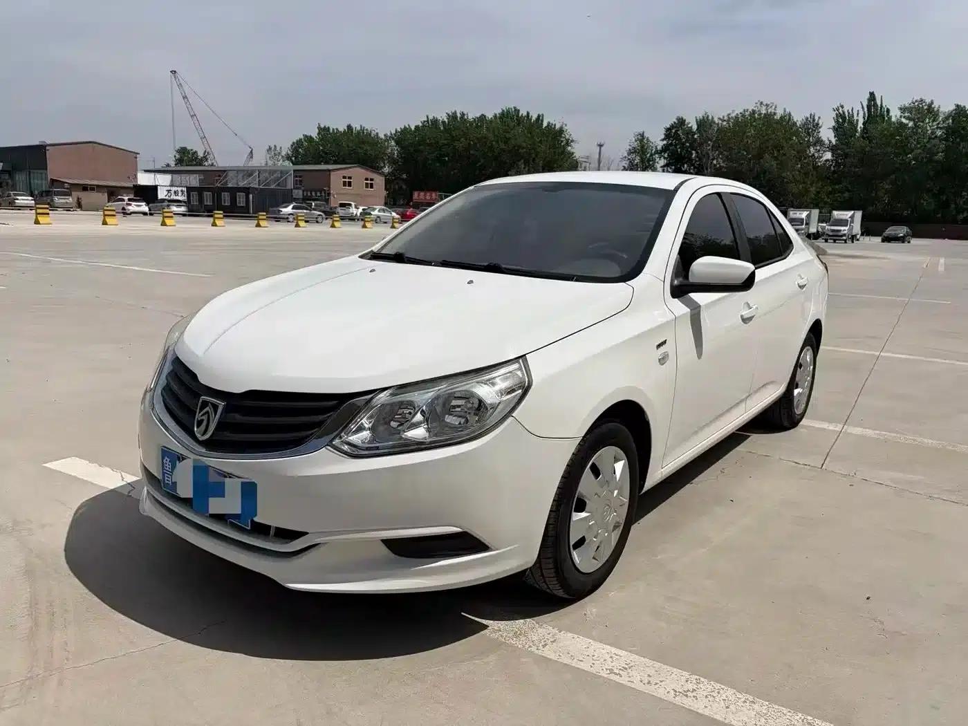 Baojun 630 2013 1.5L Manual Standard Edition — миниатюра 1