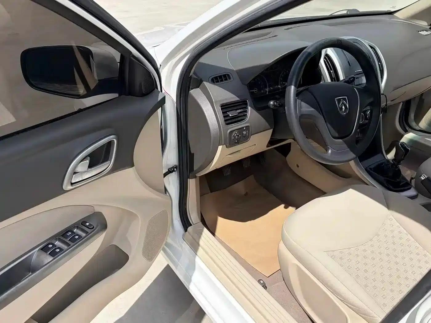 Baojun 630 2013 1.5L Manual Standard Edition — миниатюра 12