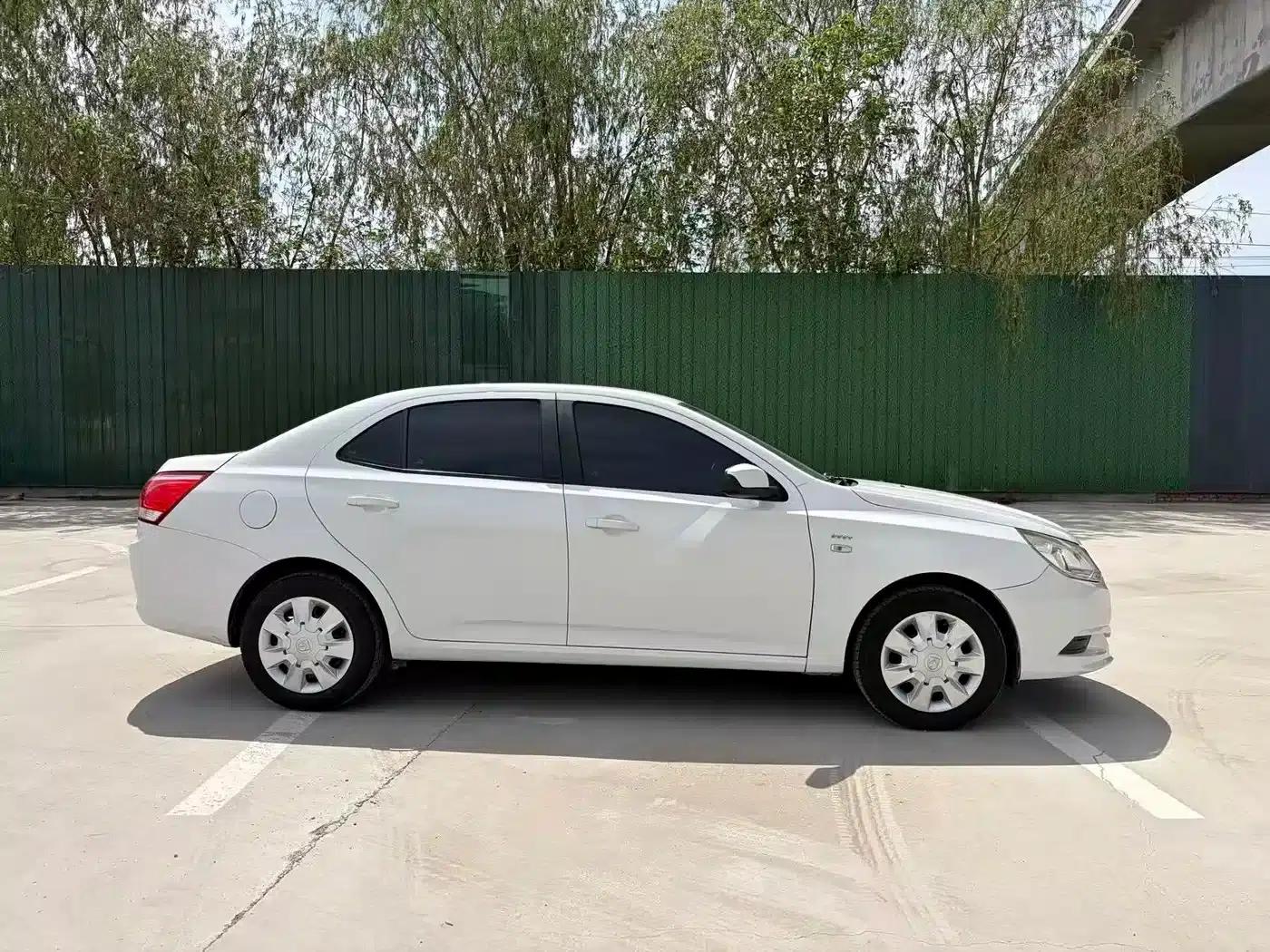 Baojun 630 2013 1.5L Manual Standard Edition — миниатюра 6