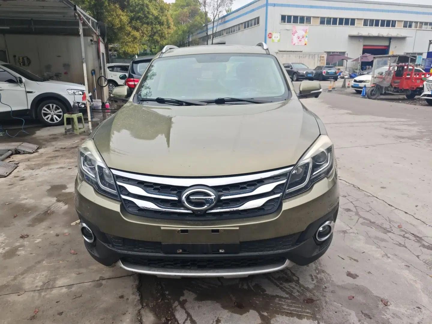 GAC Trumpchi GS5 Super 2015 2.0L Automatic Two-Wheel Drive Luxury Navigation Edition — миниатюра 2