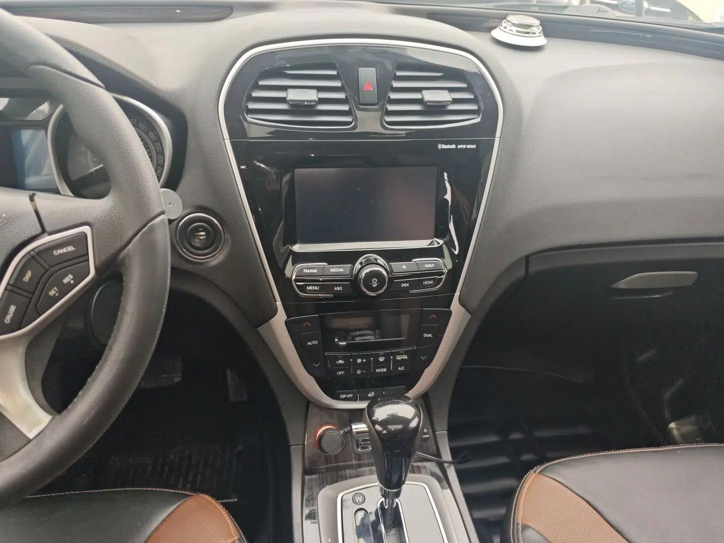 GAC Trumpchi GS5 Super 2015 2.0L Automatic Two-Wheel Drive Luxury Navigation Edition — миниатюра 15