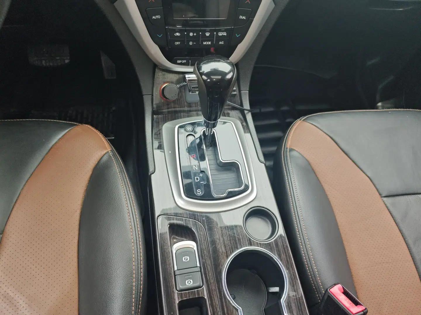 GAC Trumpchi GS5 Super 2015 2.0L Automatic Two-Wheel Drive Luxury Navigation Edition — миниатюра 16