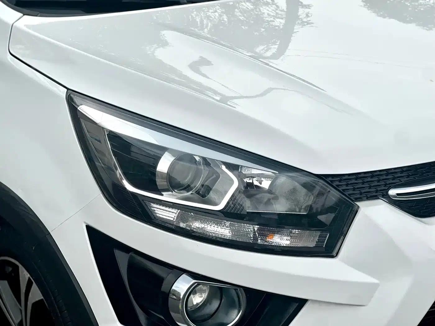 2015 Senova X25 1.5L Manual Elite — миниатюра 12