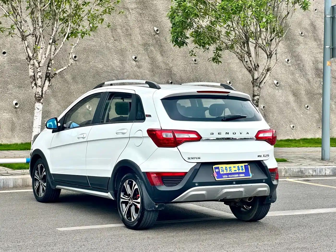 2015 Senova X25 1.5L Manual Elite — миниатюра 18