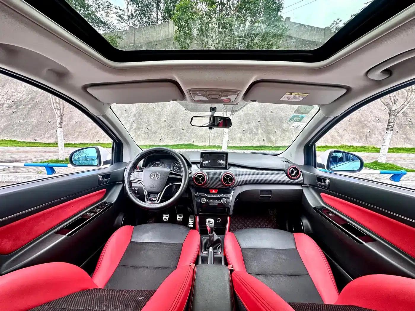 2015 Senova X25 1.5L Manual Elite — миниатюра 32