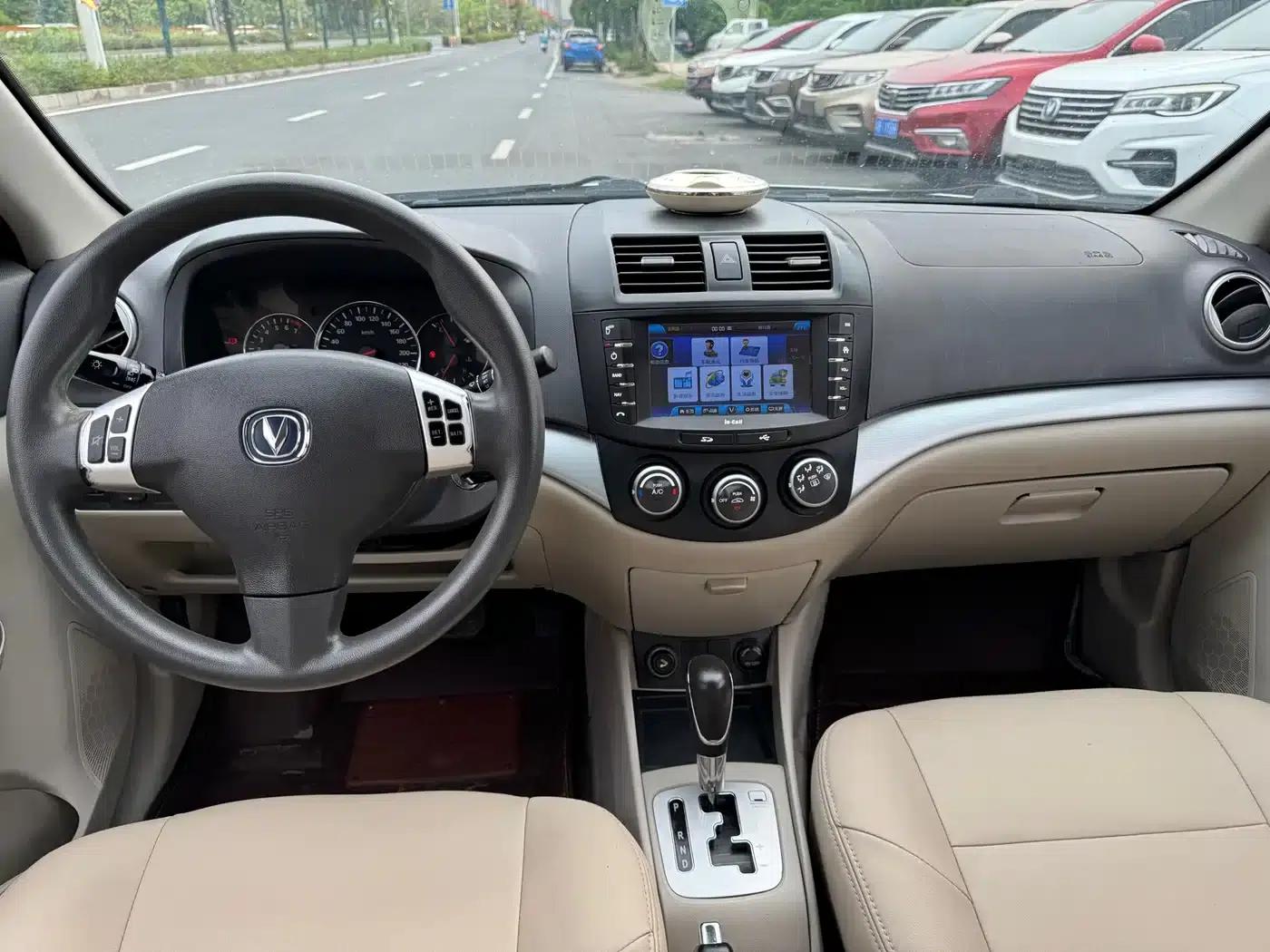 Yuexiang V5 2012 1.5L Automatic Dream Edition — миниатюра 6